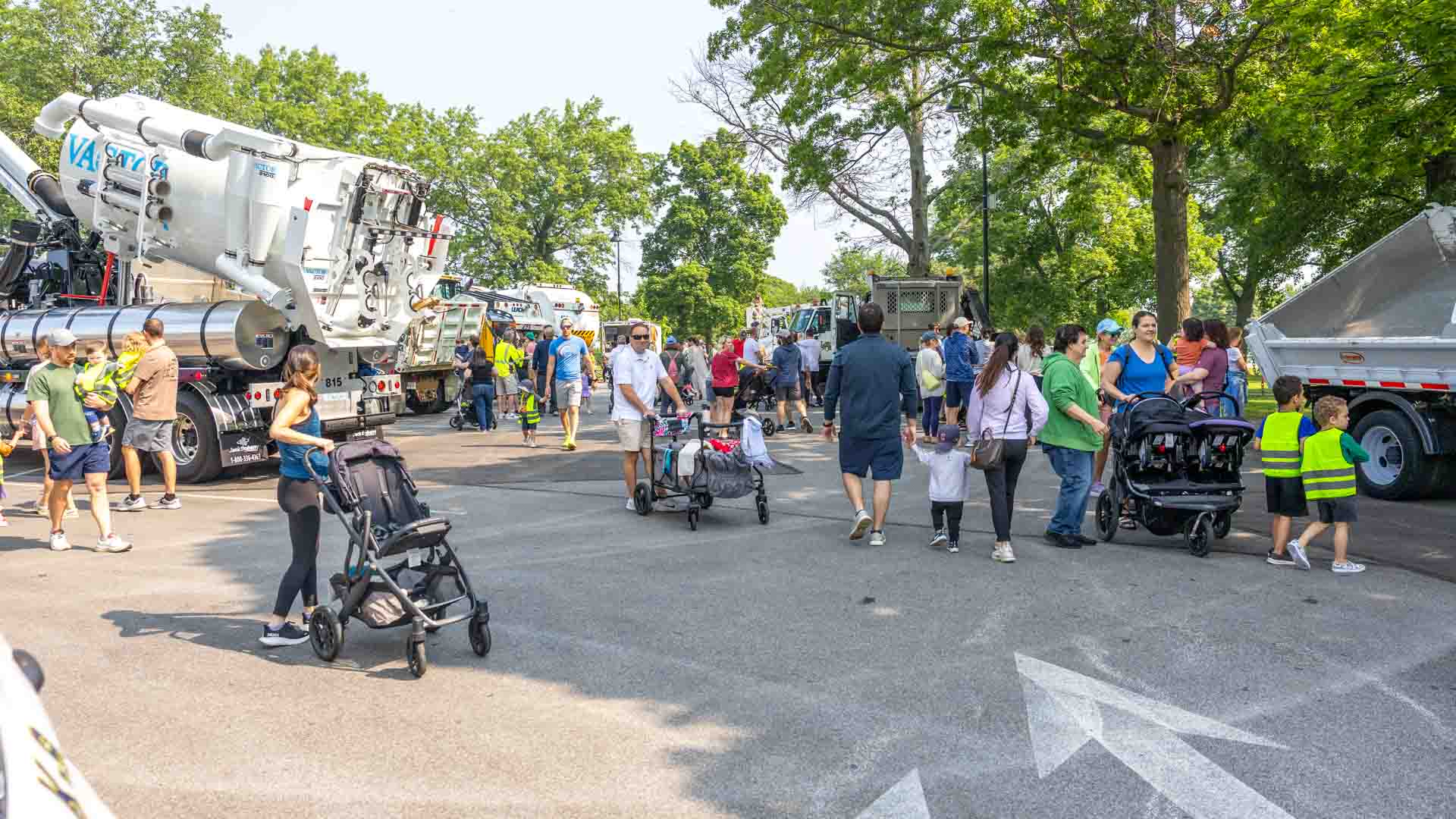 Photo of families attending the Meet The Trucks Event at Lakewood Park.